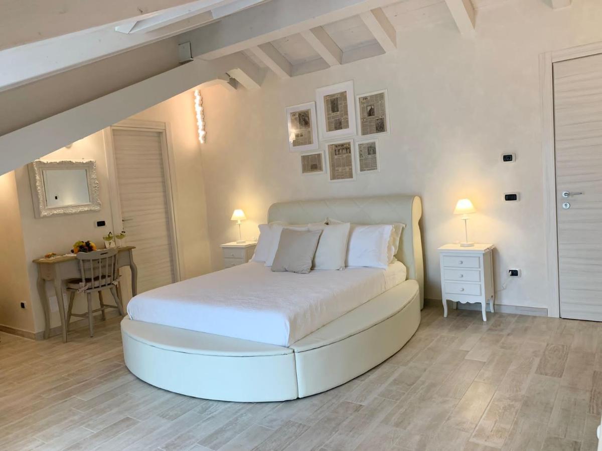 La Vista Del Poggio Bed & Breakfast คาสเตลลาโร ภายนอก รูปภาพ