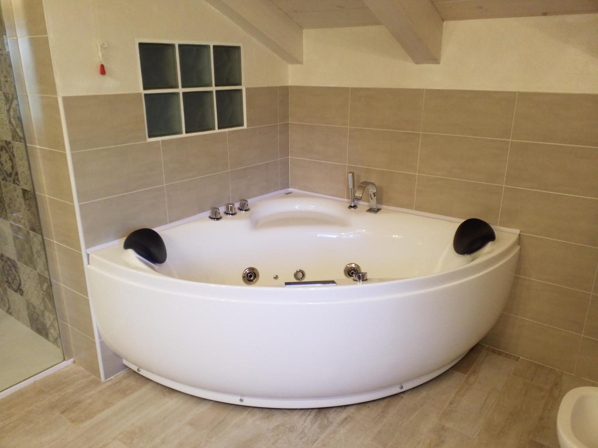 La Vista Del Poggio Bed & Breakfast คาสเตลลาโร ภายนอก รูปภาพ