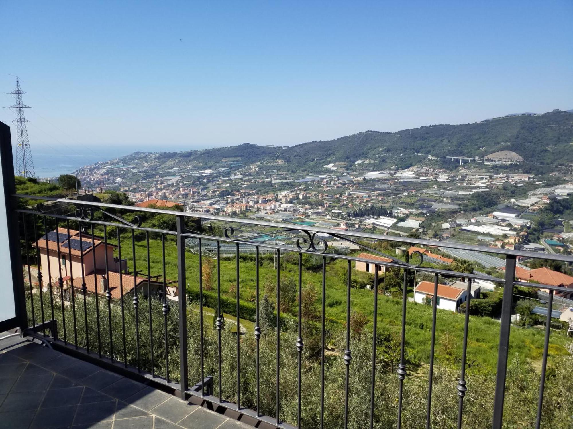 La Vista Del Poggio Bed & Breakfast คาสเตลลาโร ภายนอก รูปภาพ
